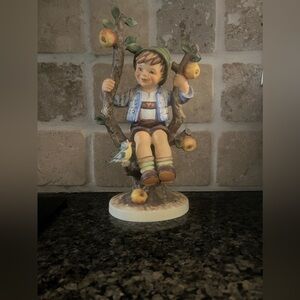 Goebel Hummel Apple Tree Boy 11 inches